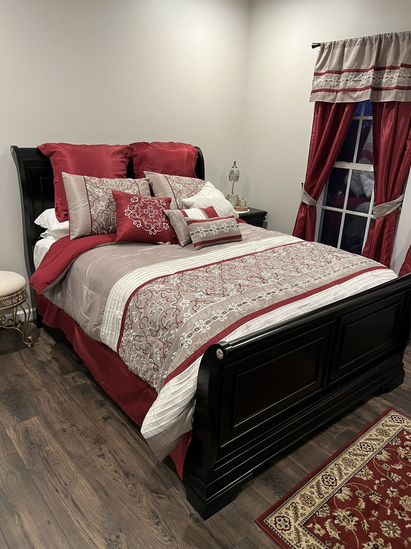 Beautiful Bedroom Set 