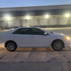 12 Toyota Camry XLE V6