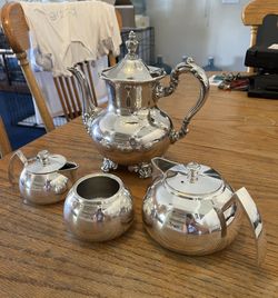 Silver 4 Piece Set Tea Pot / Coffee Large & Small Pitcher Canter With Creamer & Sugar Cups Pair