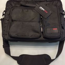 ONLY $19 - Corporate laptop case Briefcase- 16"PC/17"Mac by Mobile Edge ...ALSO take a look 👀 at my other items.!!