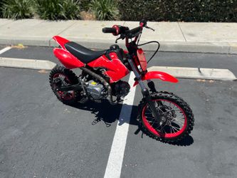 110cc dirtbike.  Like new.  1st $400 no bs takes it