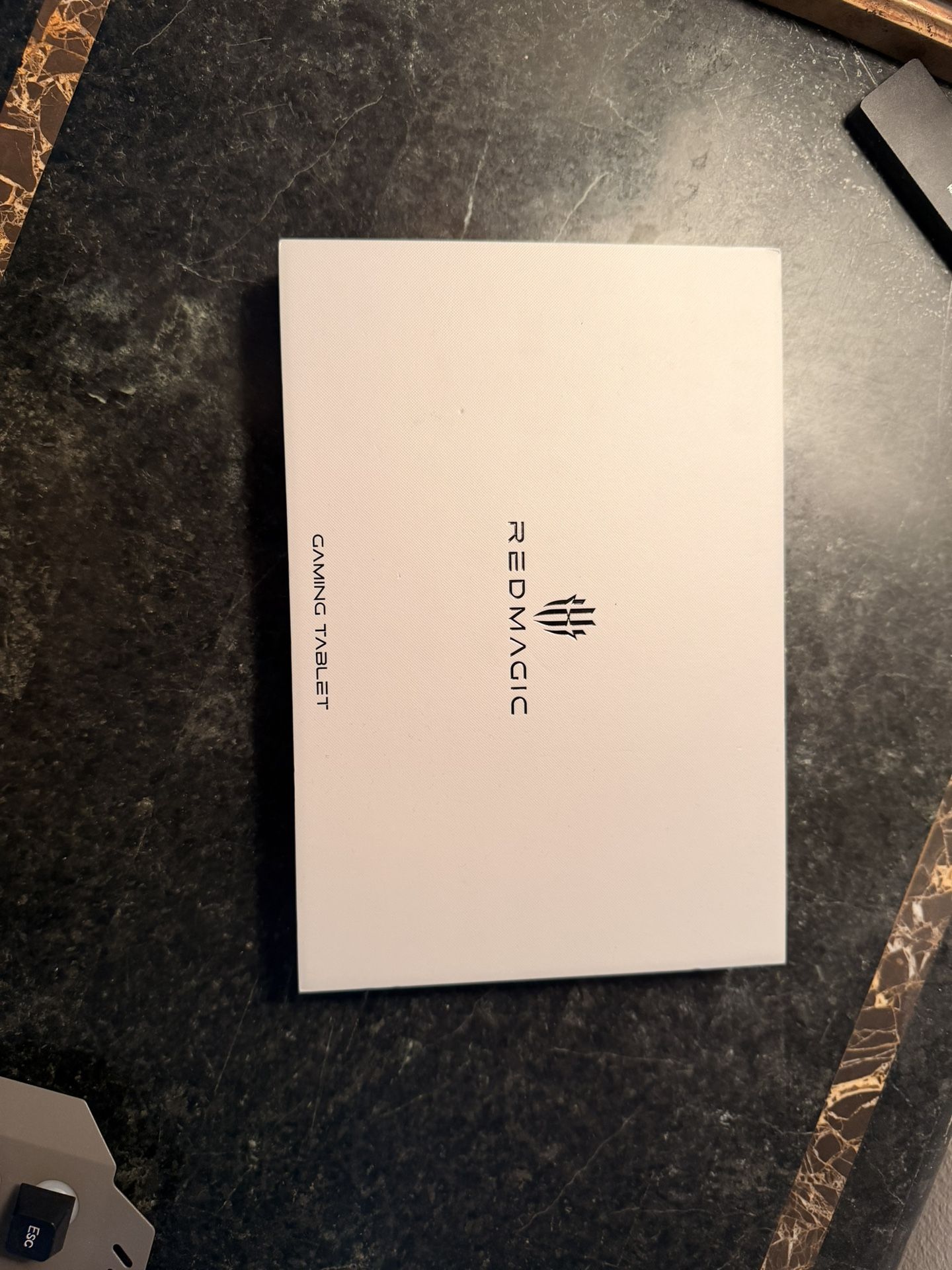 Like New! Red Magic Astra Gaming Tablet 16gb/512gb TRADE FOR MACBOOK