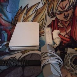 White Nintendo Wii Console
