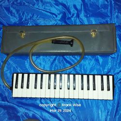 Rare Vintage 1970s Hohner Melodica-Piano 36