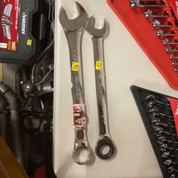 Husky 1-1/4 In Ratcheting Wrench. & 1-1/2 In Wrench(not Ratcheting)