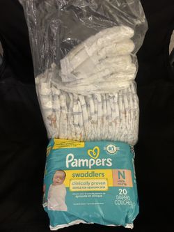 Pampers Swaddlers/Huggies Newborn Diapers