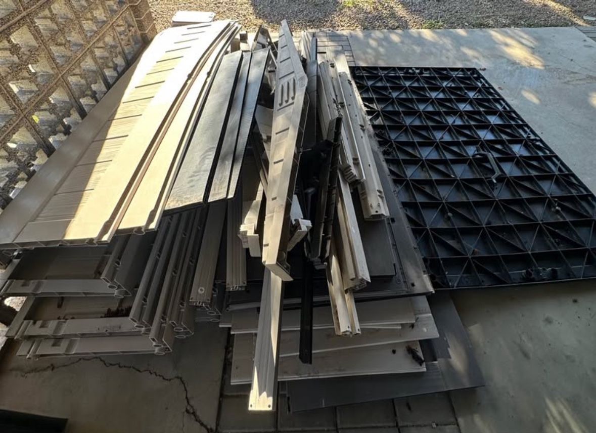 Brand new Keter Factor 6x3 Outdoor Storage Shed Kit-Perfect to Store Patio Furniture, Garden Tools Bike Accessories, Beach Chairs and Push Lawn Mower,