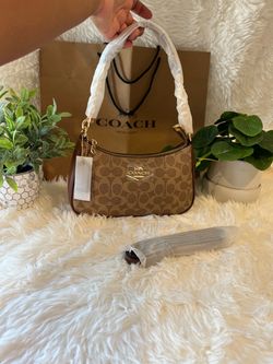 🍂🤎 The perfect bag for fall! 🤎🍂