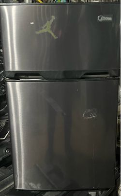 Mini fridge in good condition