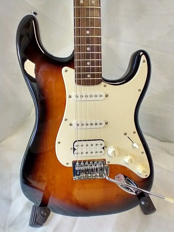 Squier Bullet Stratocaster Hss Sunburst With Tremolo Bridge