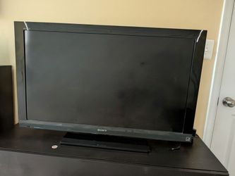 40 inch Sony Bravia Flat Screen TV