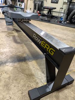 Concept2 RowErg Rowing Machine with PM5 – Only 150k Lifetime Meters
