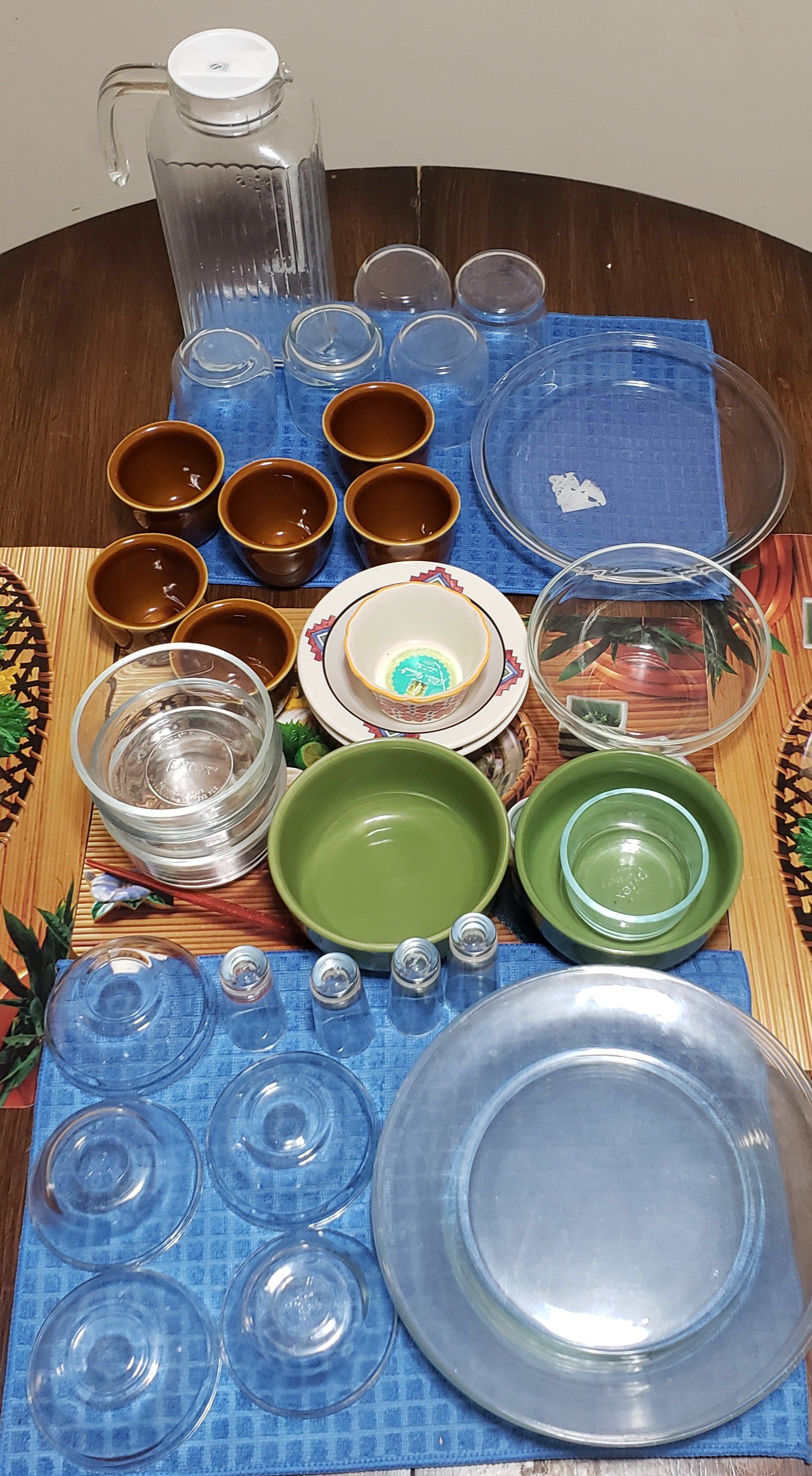 Pyex serving bowls, baking dish, glass Dinner set, ceramic serving bowls & tea cups, Glass Jug with immersion