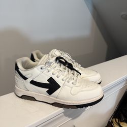 Size 14 Off White Mens Out of Office