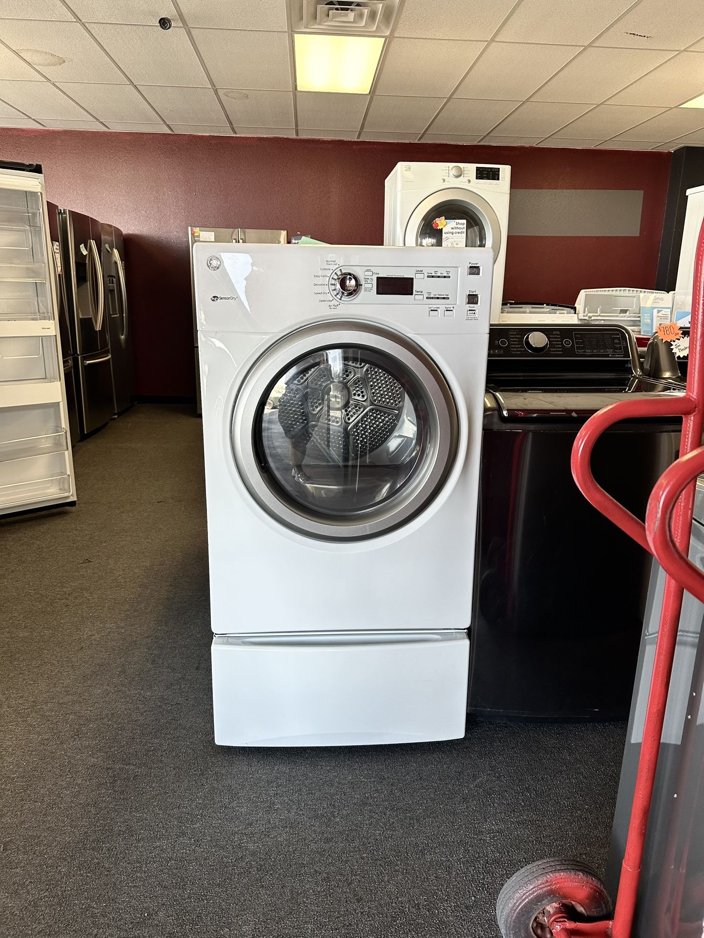 GE Gas Dryer With Pedestal