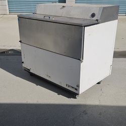 True Refrigerator Box Great For Catering 115votage Plug π