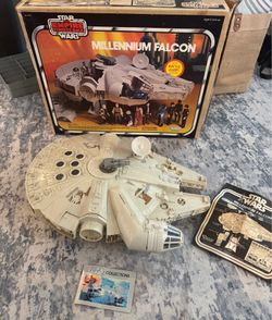 1979 Kenner Star Wars Empire Strikes Back Millennium Falcon