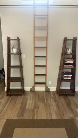 2 Beautiful matching wooden shelves