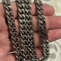 New 18K White Gold Polished SS Cuban Link Necklace 30” Long