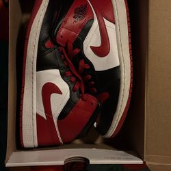 WMNS AIR JORDAN 1 MID