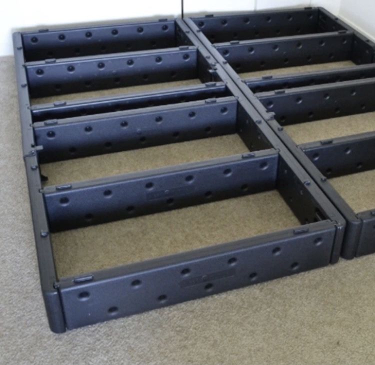 Comfort Sleep Number Eastern King Size Foundation Frame Modular Base Box Spring Great Condition. Legs are included to raise off the floor .
