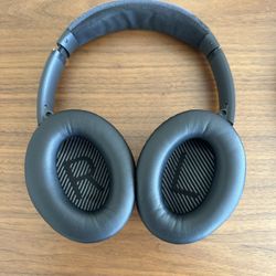 Bose QuietComfort 35 II Headphones + New Earpads/Case