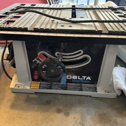 DELTA TABLE SAW