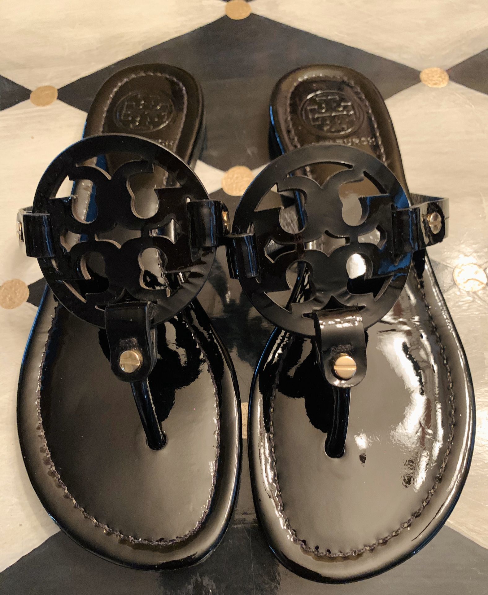 Women’s Size 6 Tony Burch Sandals for Sale in Chandler, AZ - OfferUp