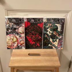 TMNT Universe Comic #4 (3 Variants) & Loot Crate #1 Reprint