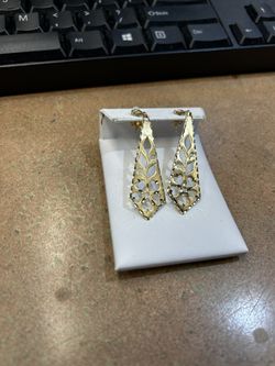 14kt Dangling Earrings
