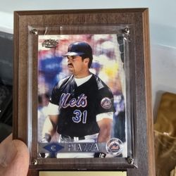 Mike Piazza Vintage Baseball Card in Plaque