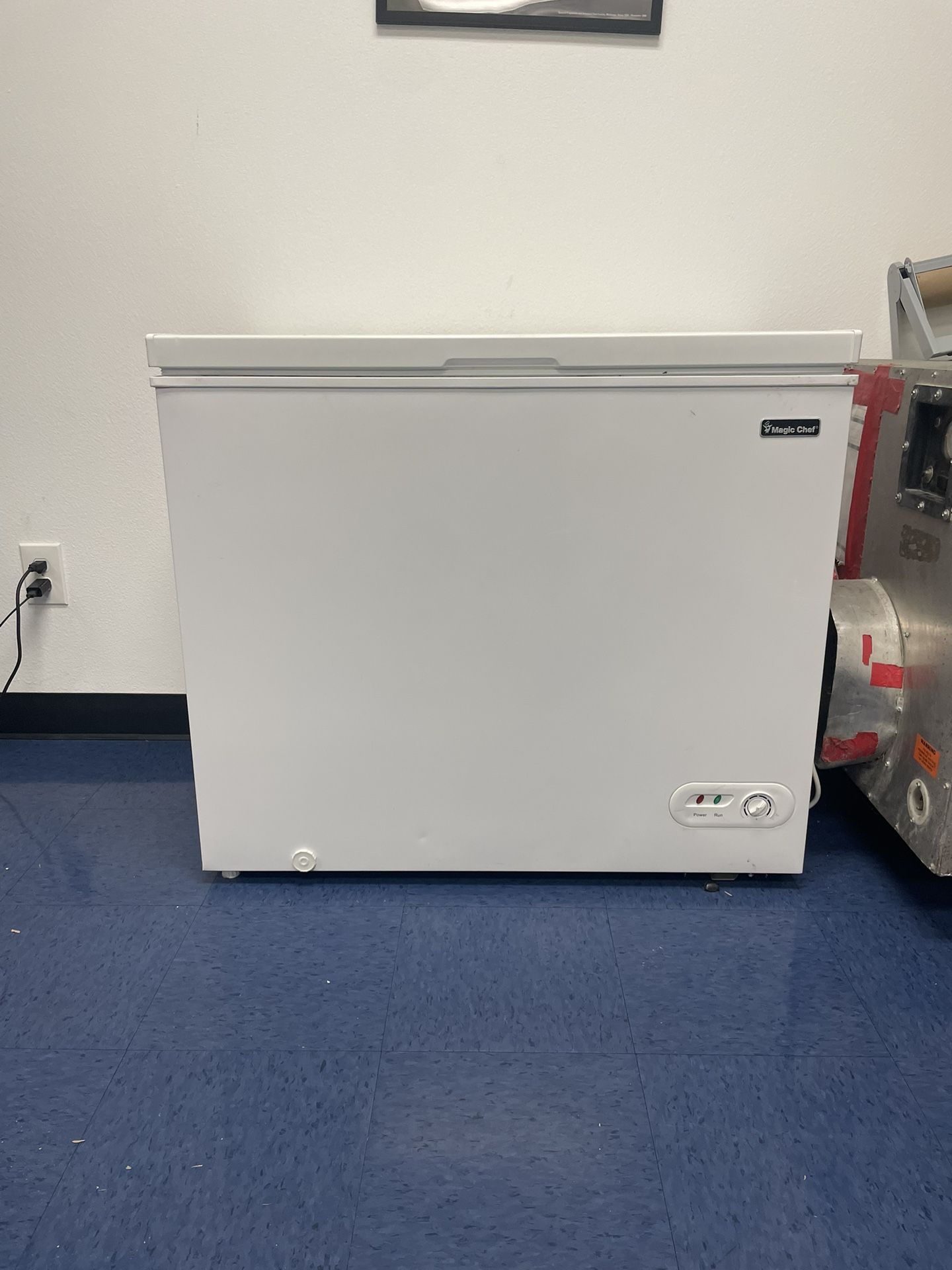 Magic chef Deep Freezer for Sale in Huntington Beach, CA OfferUp
