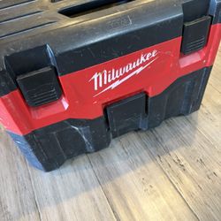 Milwaukee M18 Vacuum