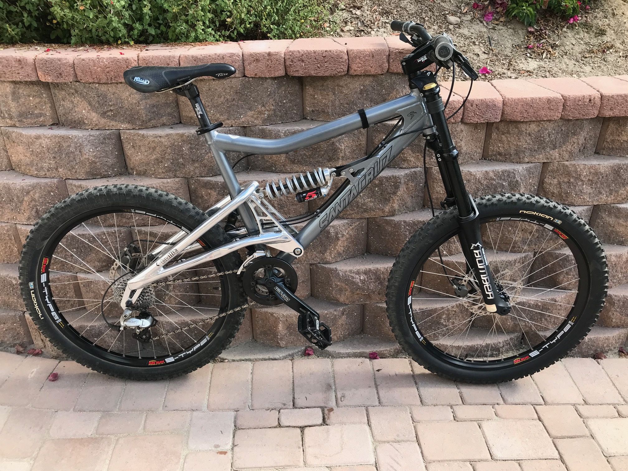 Santa Cruz Bullit Mountain Bike for Sale in San Diego CA OfferUp