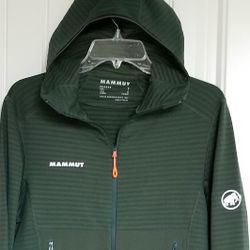 MAMMUT Mens Small FLEECE Lined Inside LIGHTWEIGHT fleece is essential for all-season exploration. 