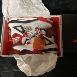 Jordan 4 Fire Red