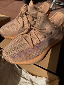 Yeezy Clay  Size 4  GREAT CONDITION 