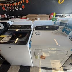 Whirlpool Washer And Dryer Set In White ☃️❄️