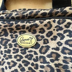 Very Pretty Ricardo Beverly Hills Hanging Toiletry Bag—-NEW