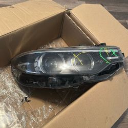 Bmw 430i  Right Headlight For Sale ! (negotiable)