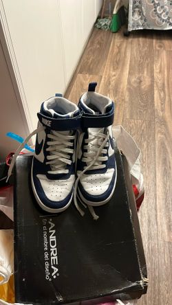 NIKE Tennis. Size 5.5 Y