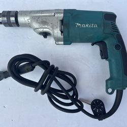 Makita HP2050 Hammer Drill/Drill Multi Speed 1/2” Chuck Great Shape