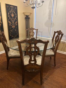 Dinning table with 4 chairs