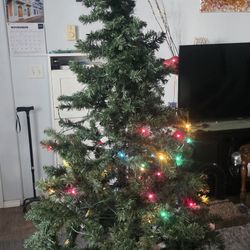 Christmas Tree, 6 ft (Some Lights Not Working)