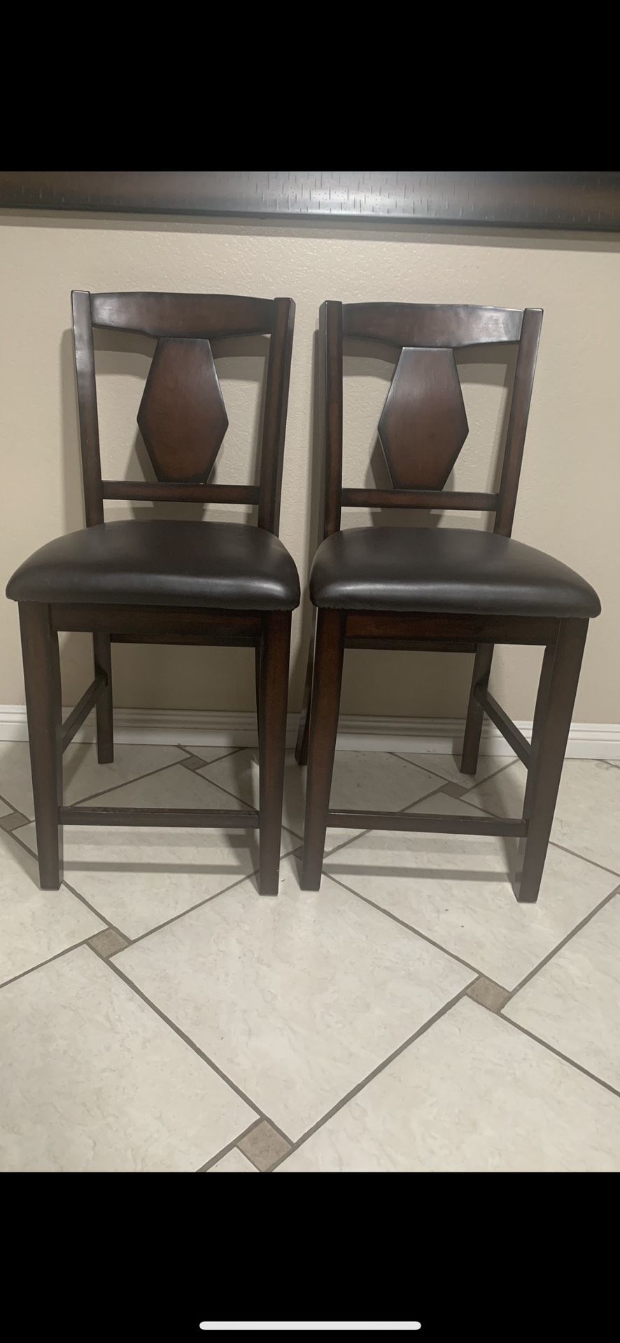 2 NICE BAR STOOLS,   HEIGHT IS 25”  