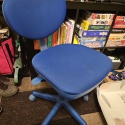 FREE BLUE SWIVEL CHAIR