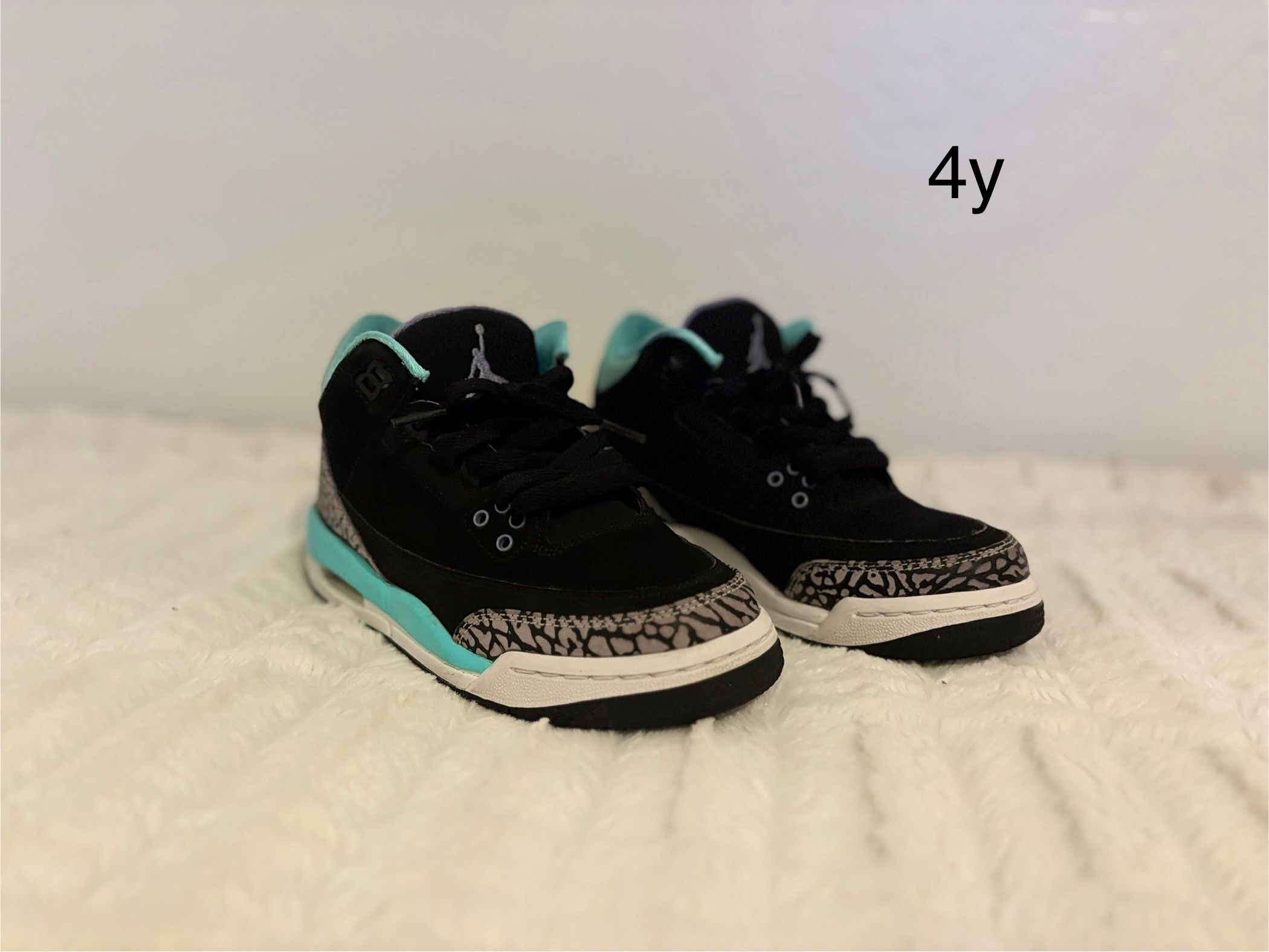 Kids Jordans 4y