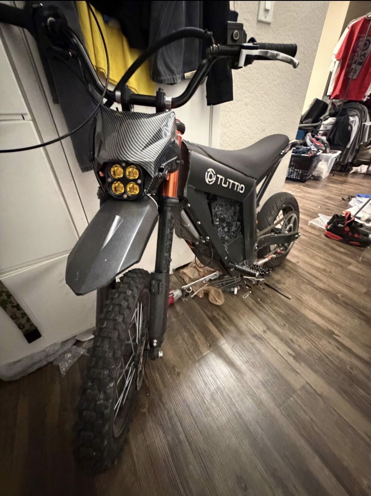 Heavily Modded Tuttio Soleil 01
