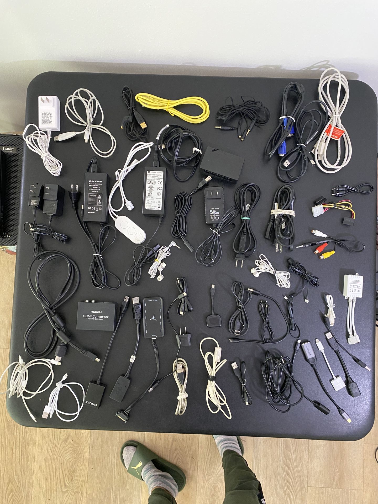 $10-4-All Cables w/ Suitcase.