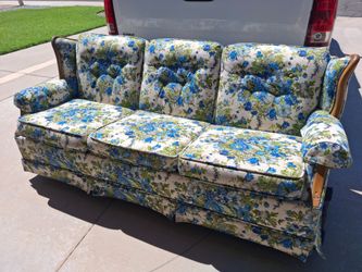 Beautiful Vintage Sofa Sleeper - Queen